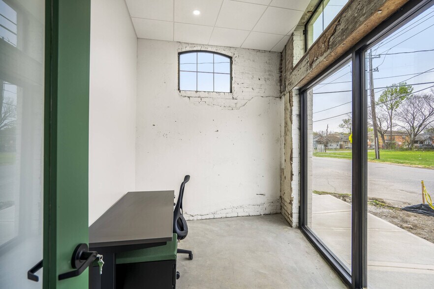 More Photos Of 1109-1115 Dumble st, Houston Office For Sale