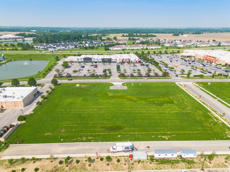 More Photos Of 775 Colemans Crossing Blvd, Marysville Storefront For Lease