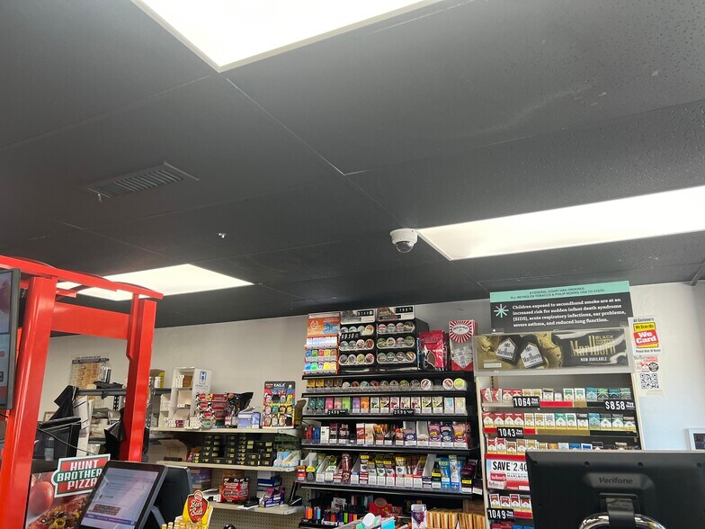 More Photos Of 600 E Main St, Geronimo Convenience Store For Sale