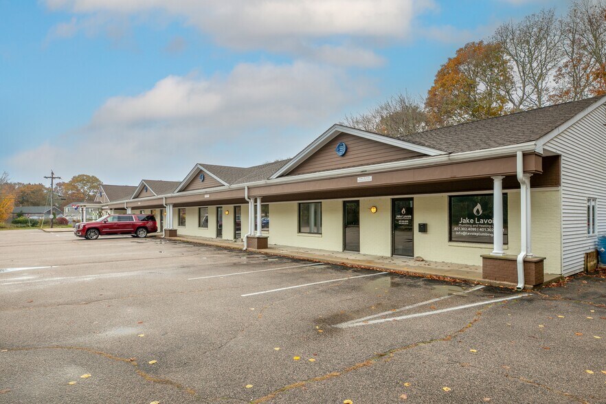 More Photos Of 3769 Old Post Rd, Charlestown Medical For Lease