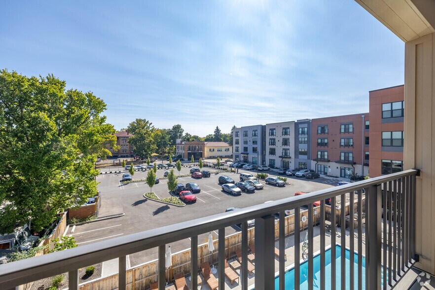 More Photos Of 5829 Madison Rd, Cincinnati Apartments For Lease