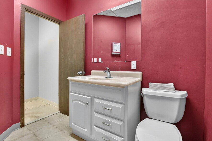 More Photos Of 3900 E Livingston Ave, Columbus Medical For Sale