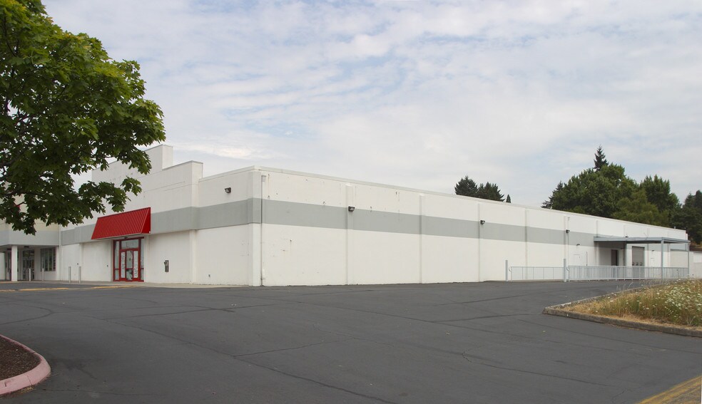 More Photos Of 15550-15574 SE McLoughlin Blvd, Milwaukie Freestanding For Lease