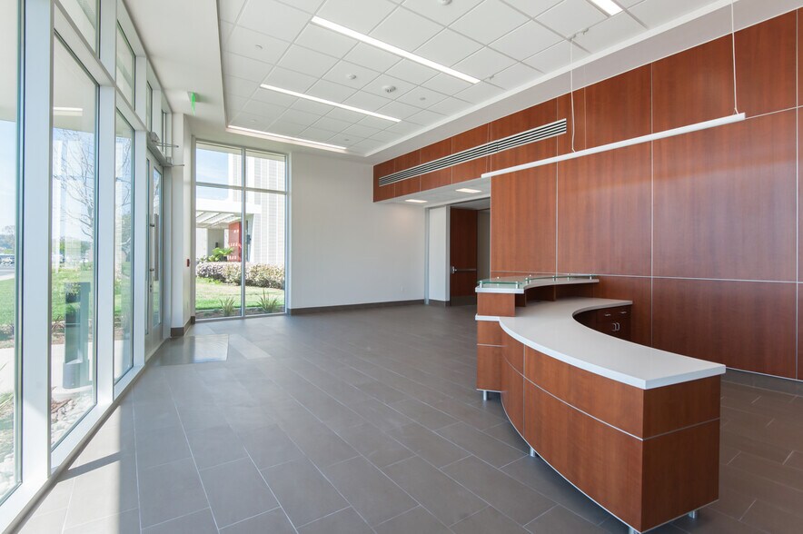 More Photos Of 3121 Skypark Dr, Torrance Research And Development For Lease
