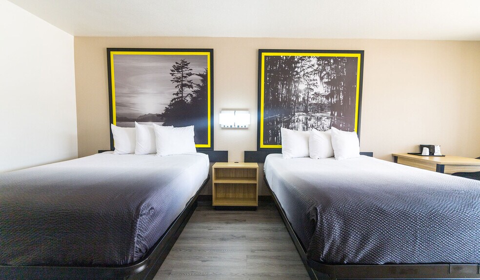 More Photos Of 2100 N Wheeler St, Jasper Hotel For Sale