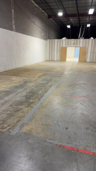 More Photos Of 2065 Peachtree Industrial Ct, Atlanta Warehouse For Lease