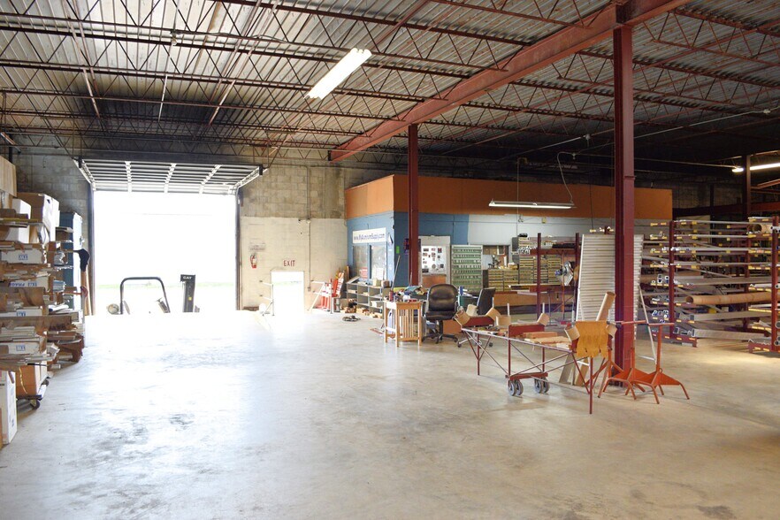 More Photos Of 28 N Nashville Ave, Orlando Warehouse For Sale