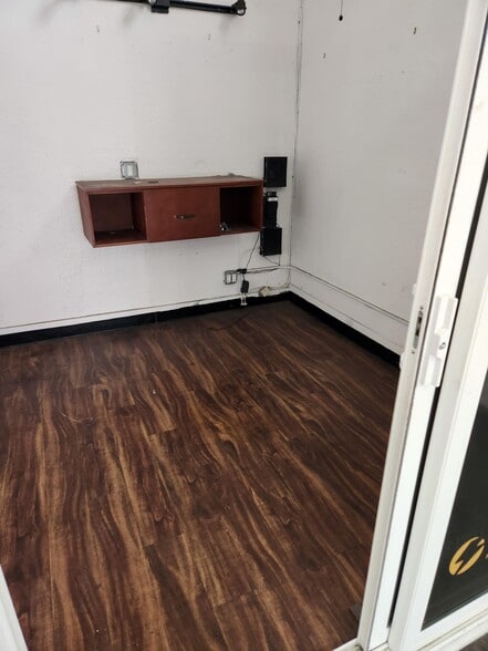 More Photos Of 2822 W Slauson Ave, Los Angeles Storefront Retail Residential For Lease