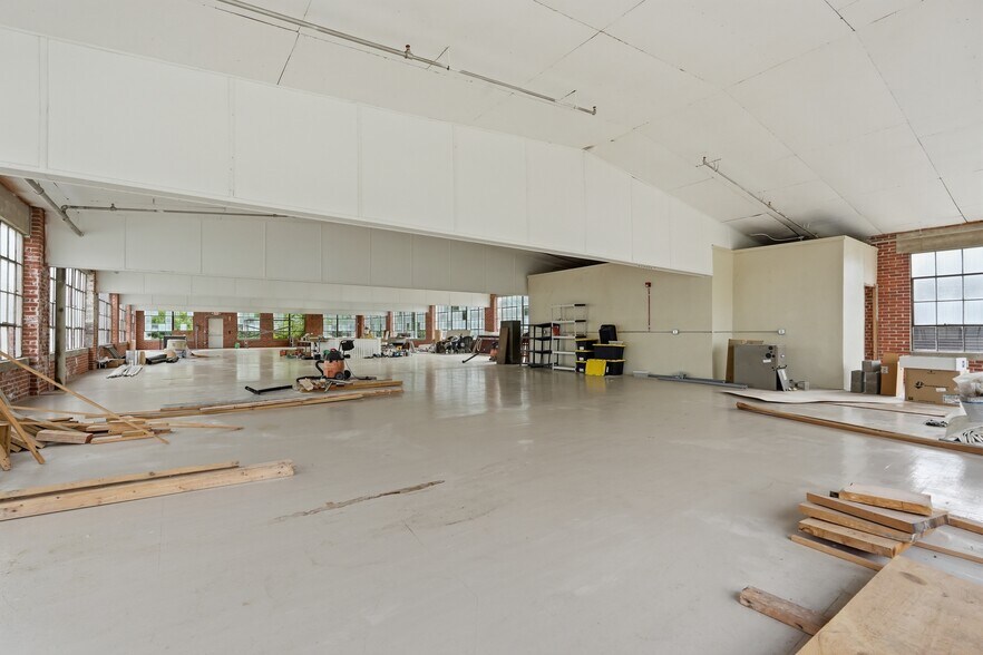 More Photos Of 105 Marble St, Athol Manufacturing For Sale