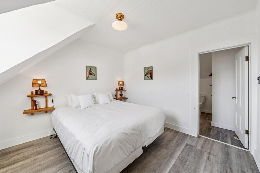 More Photos Of 11 Wharf Rd, Bolinas General Retail For Sale