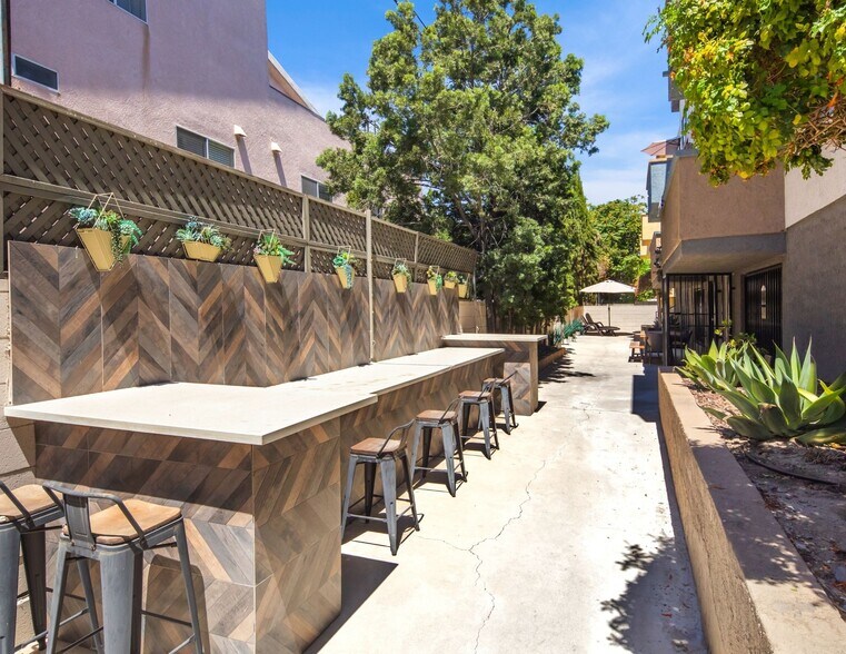 More Photos Of 5325 Denny Ave, North Hollywood Apartments For Sale