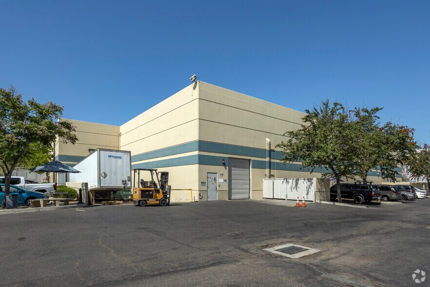 More Photos Of 15890 Bernardo Center Dr, San Diego Manufacturing For Sale