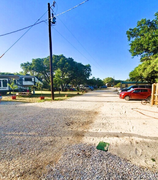 More Photos Of 605 Lakeshore Ln, Bandera Manufactured Housing Mobile Home Park For Sale