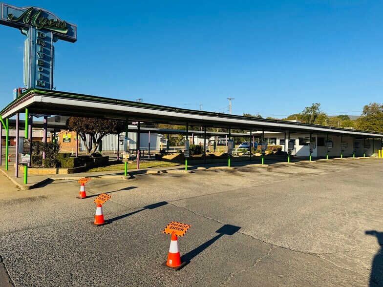 Primary Photo Of 305 N Broadway St, Poteau Restaurant For Sale