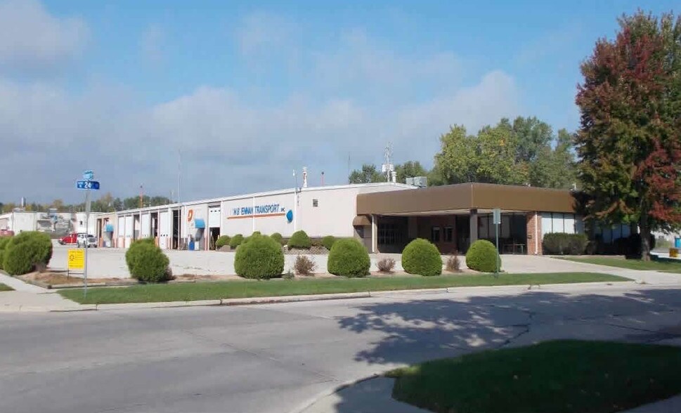 Primary Photo Of 1200 N 24th St, Manitowoc Showroom For Lease