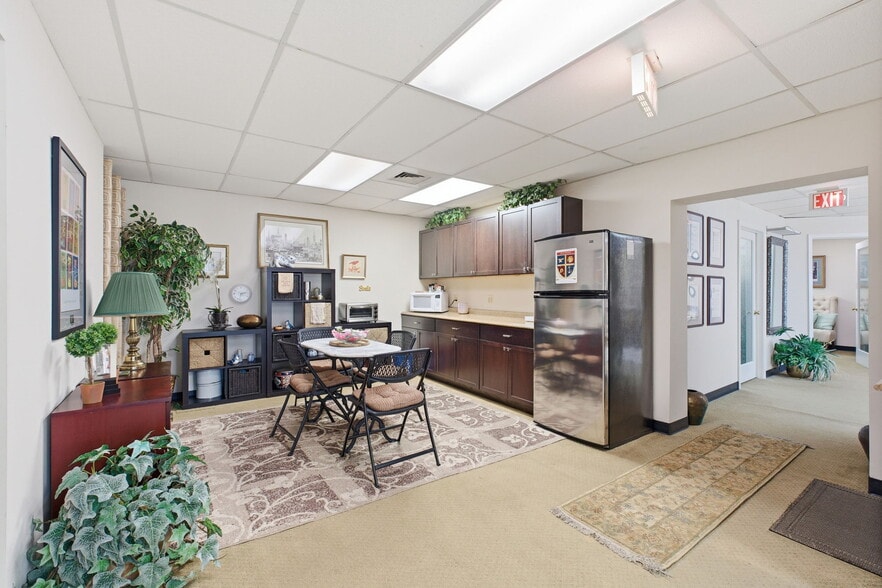 More Photos Of 5051 Backlick Rd, Annandale Office For Sale