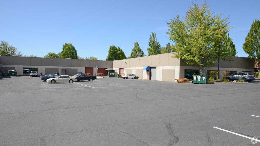 More Photos Of 9500-9560 SW Nimbus Ave, Beaverton Flex For Lease