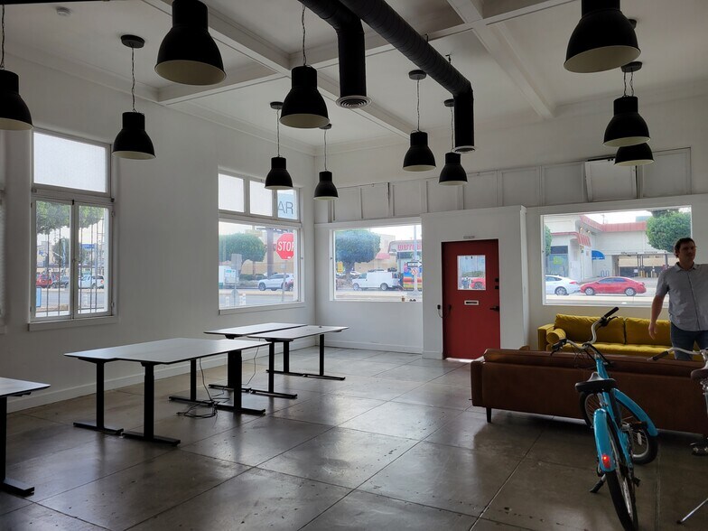 More Photos Of 12503 Venice Blvd, Los Angeles Freestanding For Lease