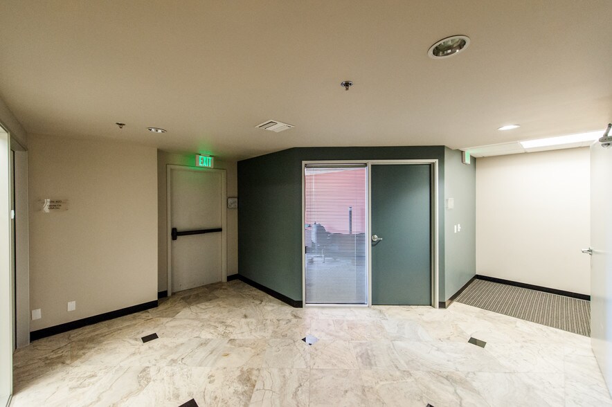 More Photos Of 4560 California Ave, Bakersfield Loft Creative Space For Lease