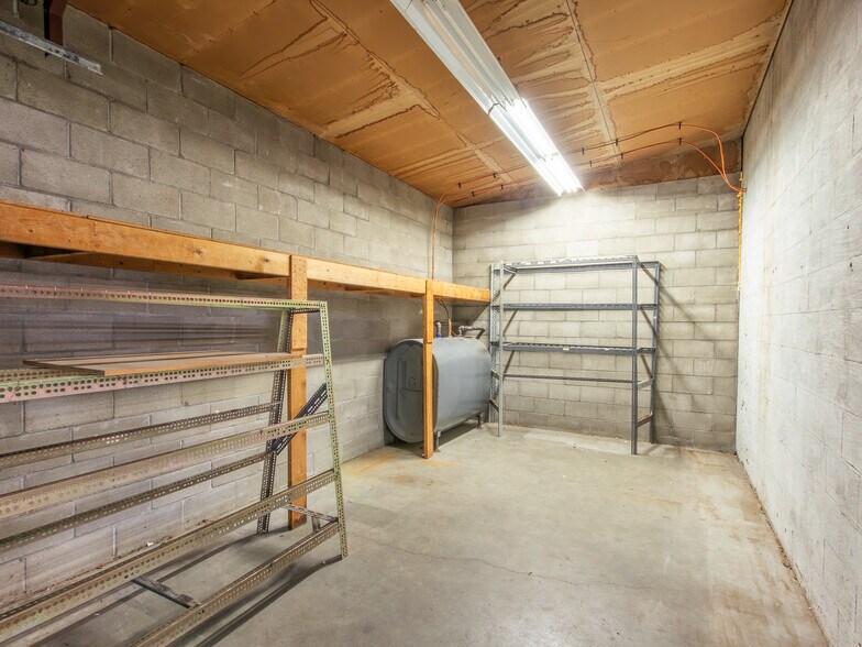 More Photos Of 66 Ralston St, Keene Distribution For Sale