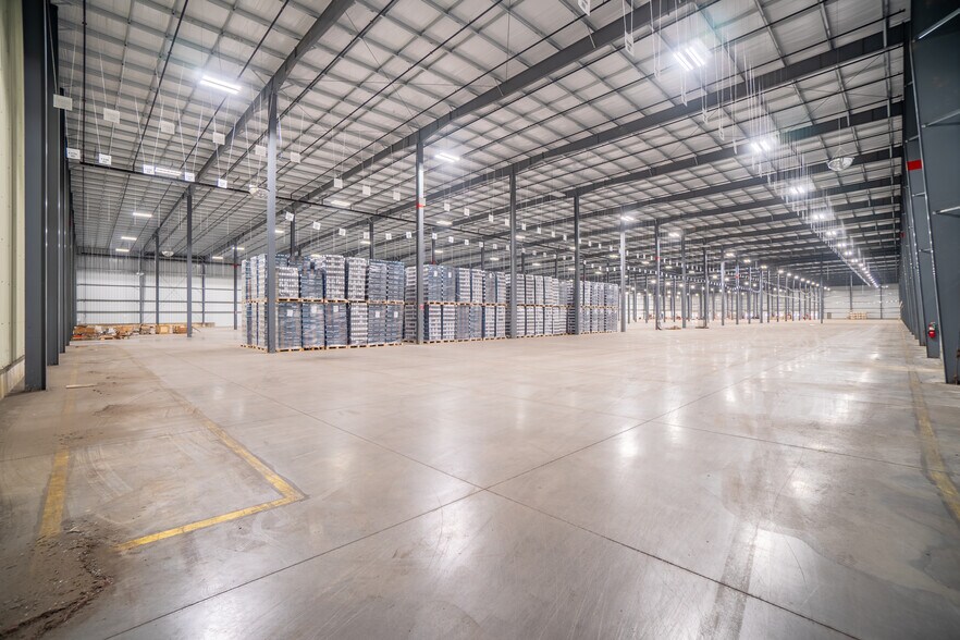 More Photos Of 1000 Taylor Ave, Park Hills Distribution For Lease