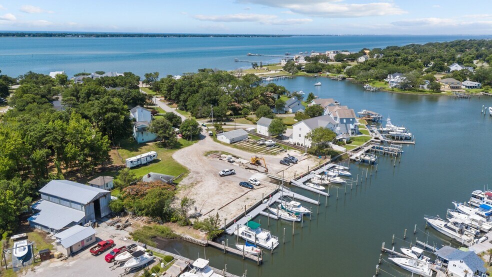 More Photos Of 101 Roanoke Ave, Morehead City Marina For Sale