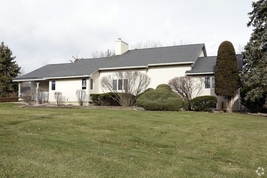 More Photos Of 10600 W 143rd St, Orland Park Office For Lease