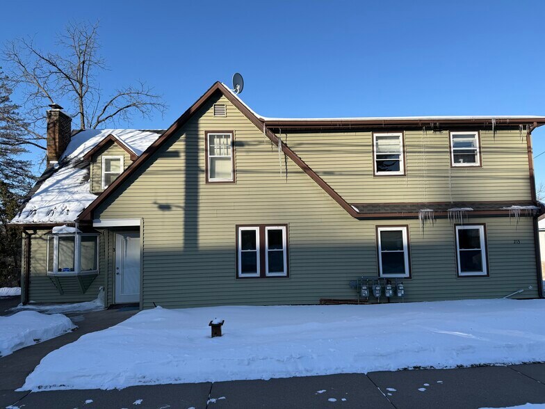 Primary Photo Of 213 S Adams St, Saint Croix Falls Medical For Lease