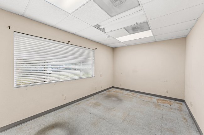 More Photos Of 1596 NW Washington Blvd, Grants Pass Industrial For Sale
