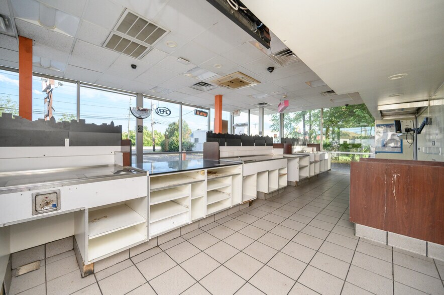 More Photos Of 343 State Route 17, Hasbrouck Heights Fast Food For Lease