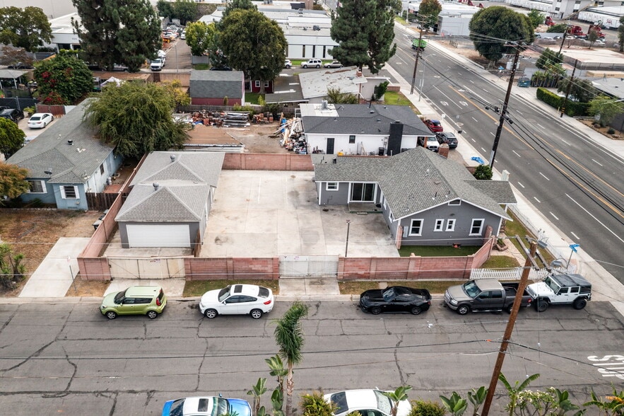 More Photos Of 2283 N Batavia St, Orange Contractor Storage Yard For Sale