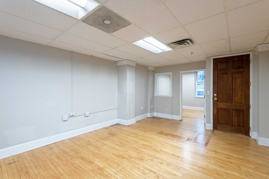 More Photos Of 19 W Hargett St, Raleigh Loft Creative Space For Lease