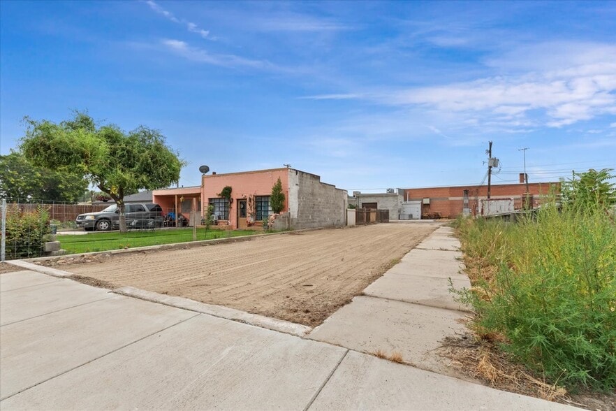 More Photos Of 18 E Owyhee Ave, Homedale Land For Sale