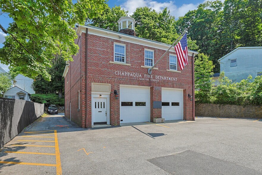 More Photos Of 11 Senter St, Chappaqua Flex For Sale
