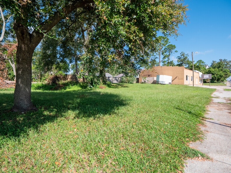 More Photos Of 290 S Duval Ave, Madison Flex For Sale