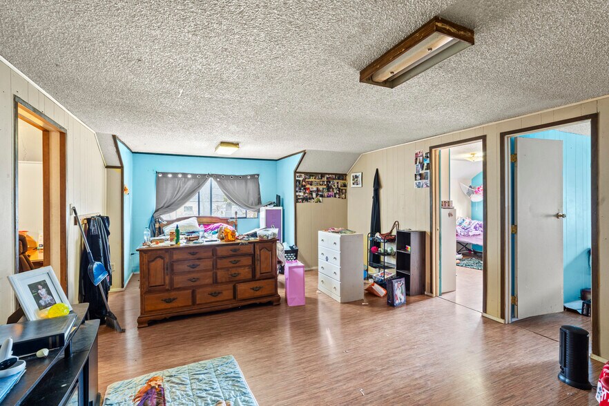 More Photos Of 120 S Hussey Ave, Cave Junction Specialty For Sale