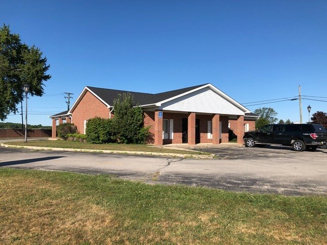 Primary Photo Of 750 S Raisinville Rd, Monroe Bank For Lease