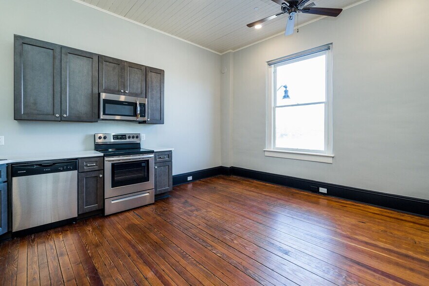 More Photos Of 201 Chatham St, Sanford Office Residential For Sale