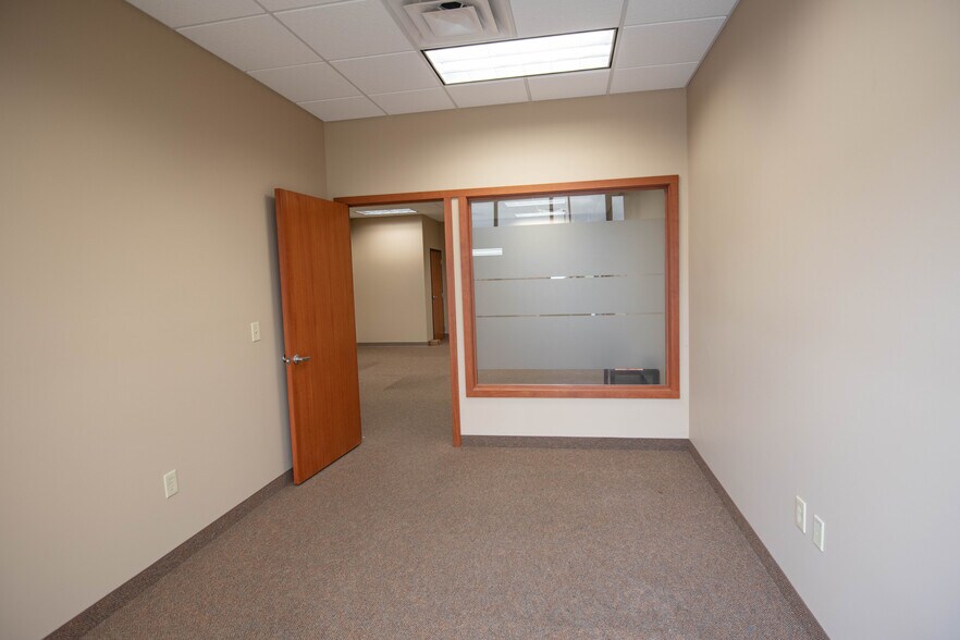 More Photos Of 7389 Airport View Dr SW, Rochester Office For Lease