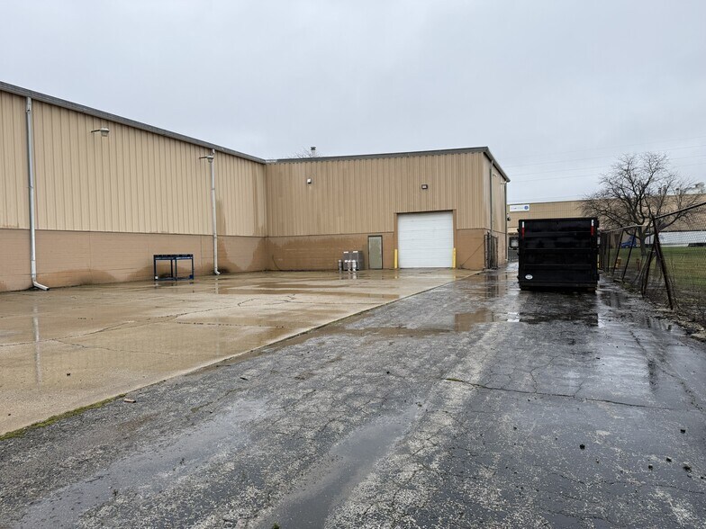 More Photos Of 2100 Cedar St, Fremont Distribution For Lease