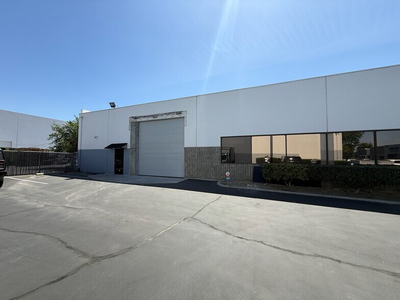 Primary Photo Of 4214 E La Palma Ave, Anaheim Flex For Lease