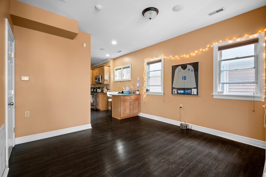 More Photos Of 1537 Hertel Ave, Buffalo Flex For Sale