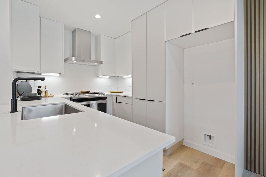 More Photos Of 1901 Albury Cv, Austin Specialty For Sale