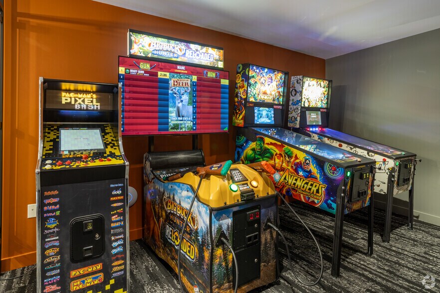 More Photos Of 52 Hanover St, Portland Apartments For Lease