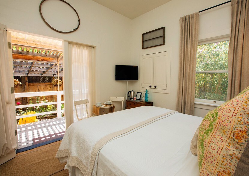 More Photos Of 171 W Spain St, Sonoma Hospitality For Sale