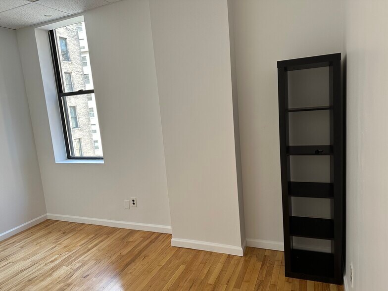More Photos Of 928 Broadway, New York Medical For Lease