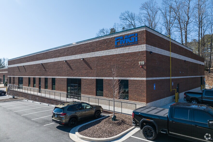 More Photos Of 119 Arnold Mill Pk, Woodstock Light Manufacturing For Lease
