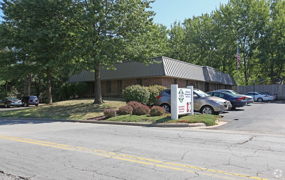 More Photos Of 5651 Broadmoor St, Mission Office For Sale