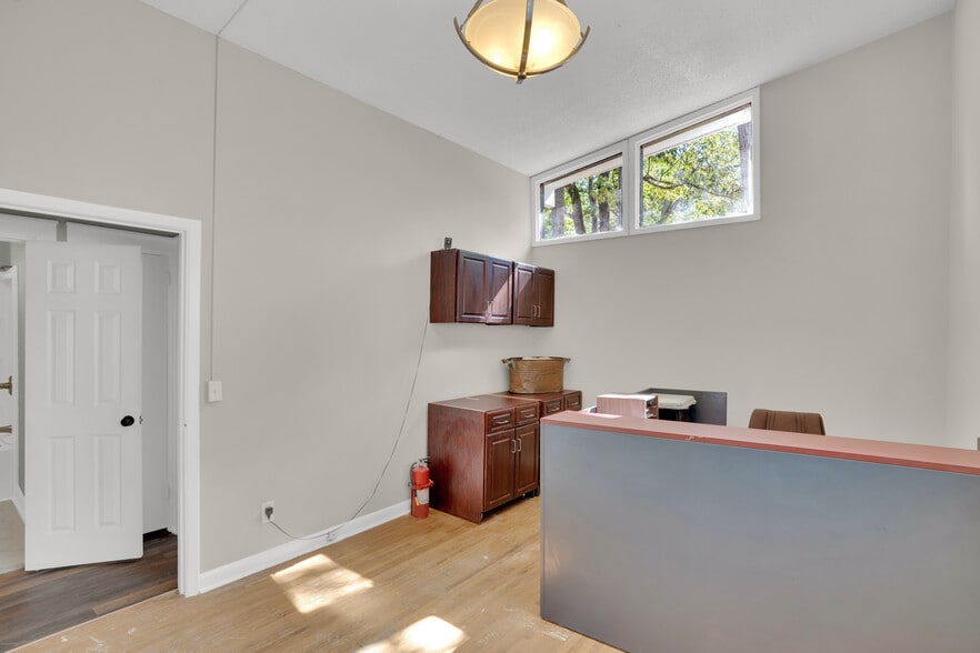 More Photos Of 128 Latonea Dr, Columbia Office Residential For Sale