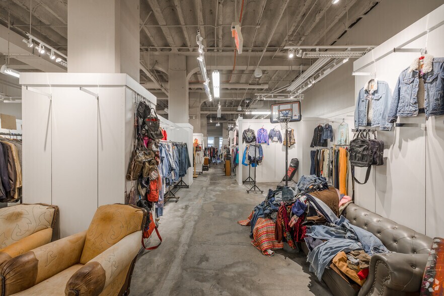 More Photos Of 737 S Broadway, Los Angeles Loft Creative Space For Sale